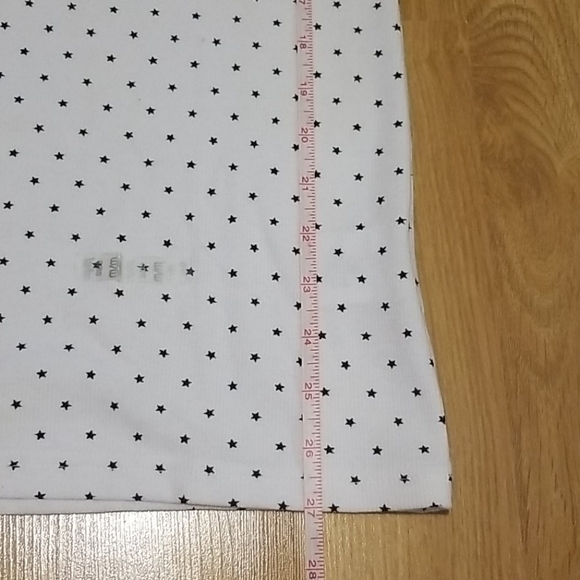 Medium white basic tank with black stars NWT - Picture 4 of 5